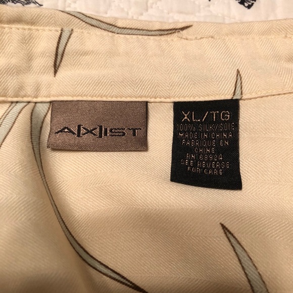 Axist Men's Silk Hawaiian shirt in EUC - Picture 5 of 6